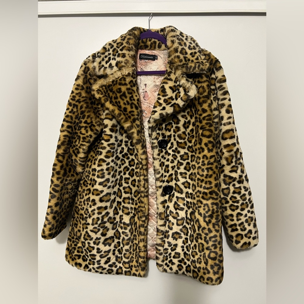 Beautiful soft leopard print coat